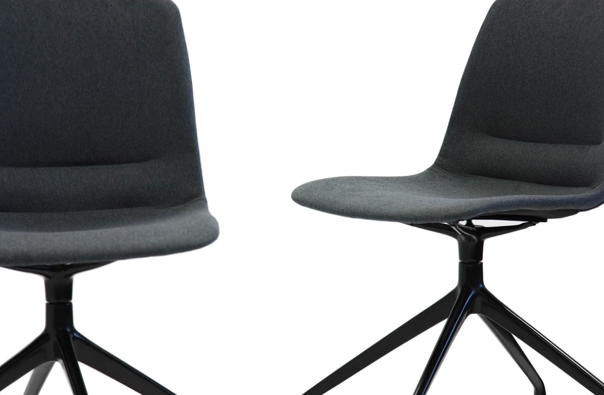 Advanta Unica Swivel Meeting Chair